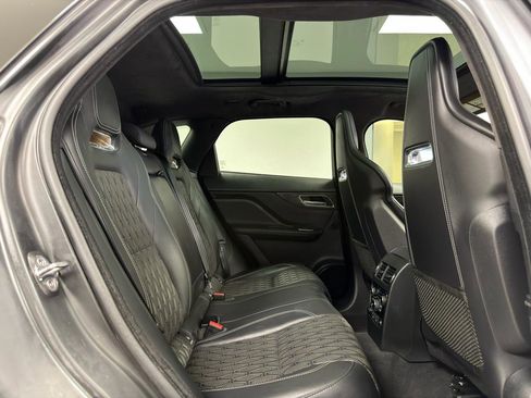 Used 2020 Jaguar F-PACE SVR image 31