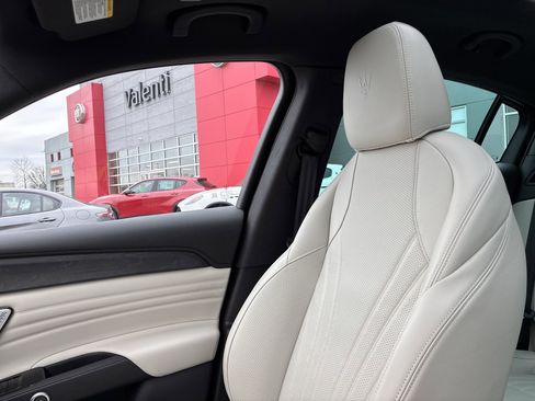 Used 2023 Maserati Grecale Modena image 27