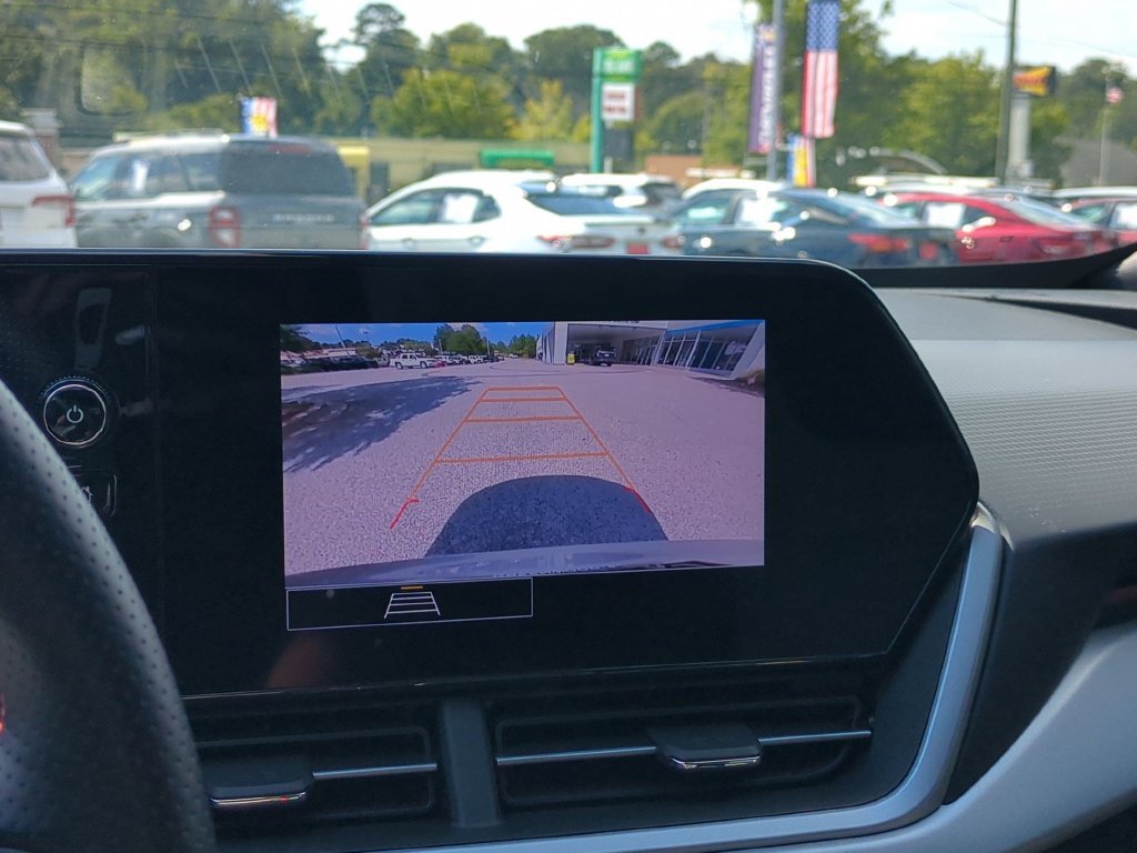 Used 2025 Chevrolet Trax RS w/ Driver Confidence Package FWD image 22