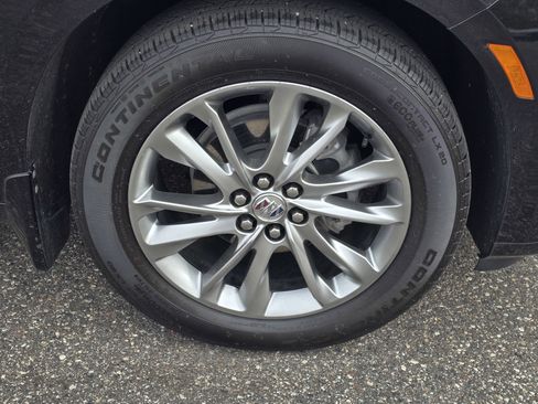 Used 2023 Buick Enclave Avenir w/ Avenir Technology Package image 8