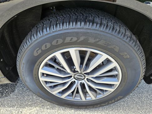 Used 2022 Nissan Armada SL AWD/4WD image 14