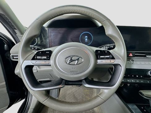 Used 2023 Hyundai Elantra SEL w/ Convenience Package image 11