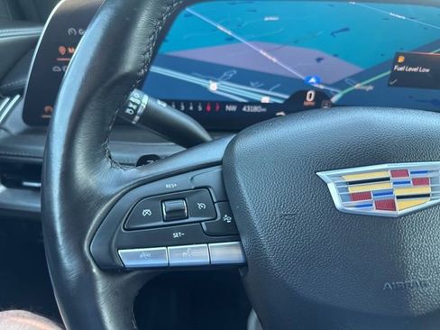 Used 2025 Cadillac XT4 Premium Luxury FWD image 6