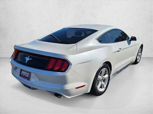 Used 2017 Ford Mustang Coupe image 5