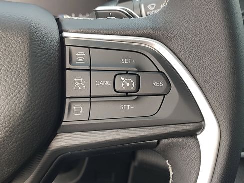 New 2025 Jeep Grand Cherokee L Altitude RWD image 21