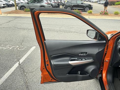Certified 2020 Nissan Kicks SR w/ SR Premium Package FWD image 11