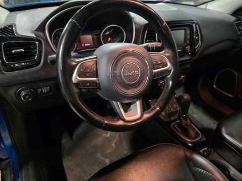 Used 2018 Jeep Compass Latitude AWD/4WD image 5