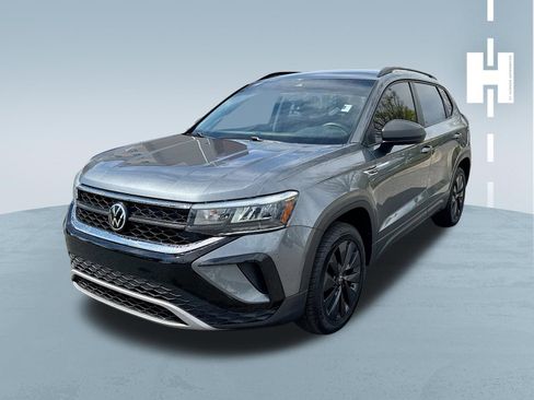 Used 2022 Volkswagen Taos S w/ IQ Drive S Package image 3