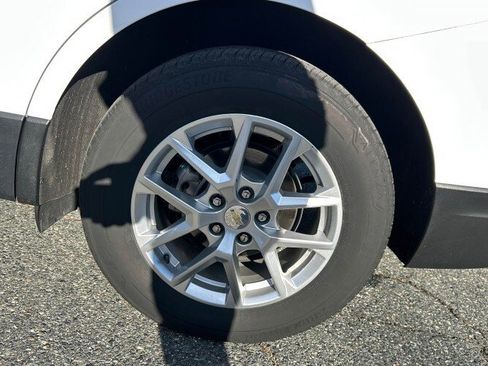 Certified 2022 Chevrolet Equinox LT image 3