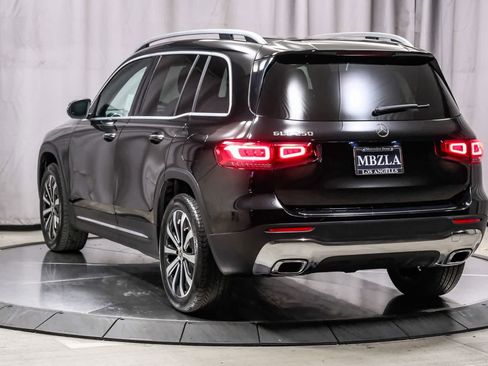 Certified 2022 Mercedes-Benz GLB 250 image 2