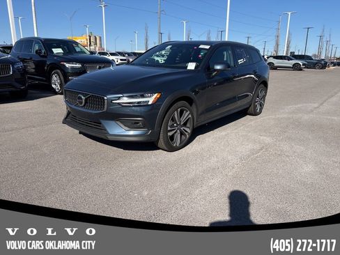 Certified 2025 Volvo V60 B5 Cross Country Plus image 1