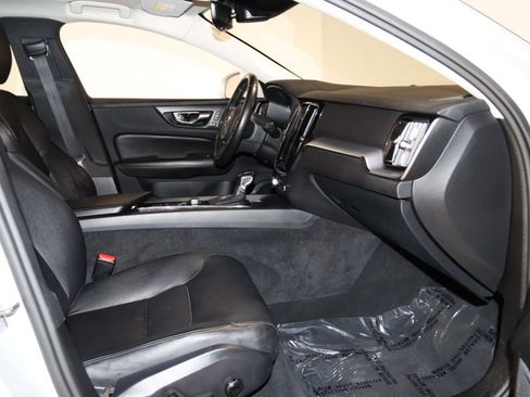 Used 2020 Volvo S60 T6 Momentum AWD/4WD image 43