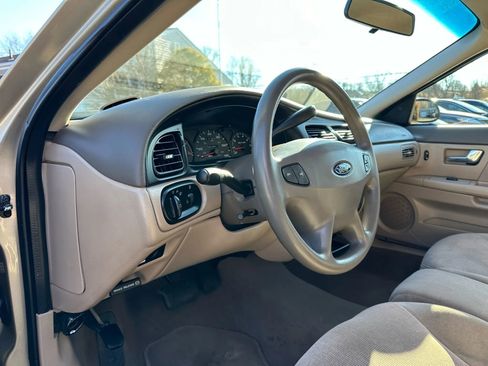 Used 2001 Ford Taurus SE image 10