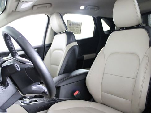 Used 2020 Ford Escape SEL image 18