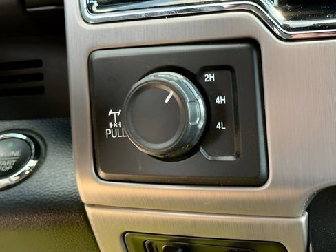 Used 2022 Ford F350 Platinum w/ Tremor Off-Road Package AWD/4WD image 31