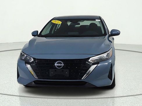 Used 2024 Nissan Sentra SV FWD image 2