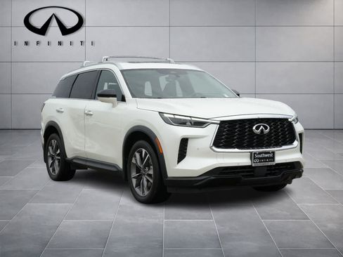 Certified 2023 INFINITI QX60 Luxe w/ Cargo Package AWD/4WD image 3