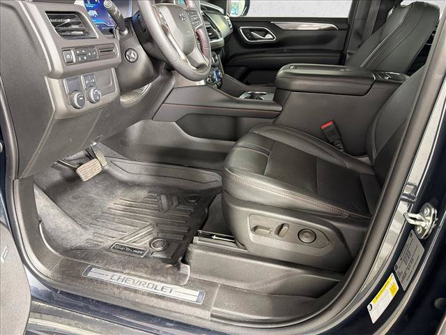 Used 2022 Chevrolet Tahoe RST w/ Luxury Package RWD image 9