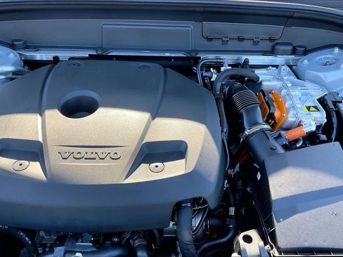 New 2026 Volvo XC60 T8 Ultra w/ Climate Package image 13