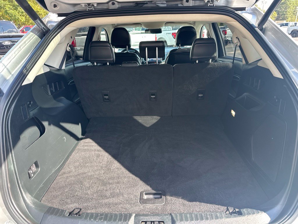 Used 2019 Ford Edge Titanium FWD image 10