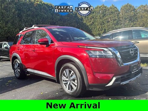 Certified 2024 Nissan Pathfinder SL image 1