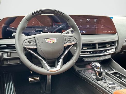 Used 2026 Cadillac CT5 Sport w/ Platinum Package image 2