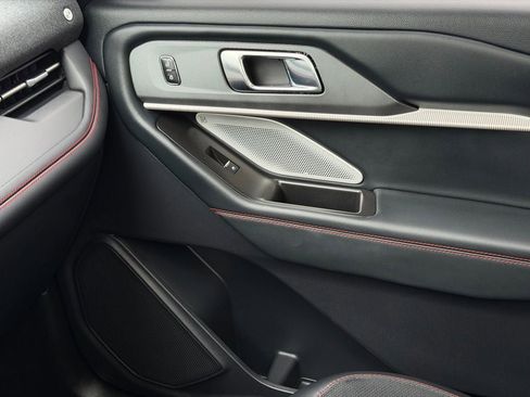 Certified 2025 Ford Explorer ST image 43