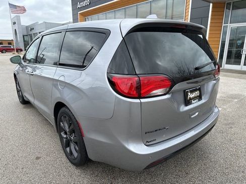 Used 2019 Chrysler Pacifica Touring Plus w/ S Appearance Package image 8