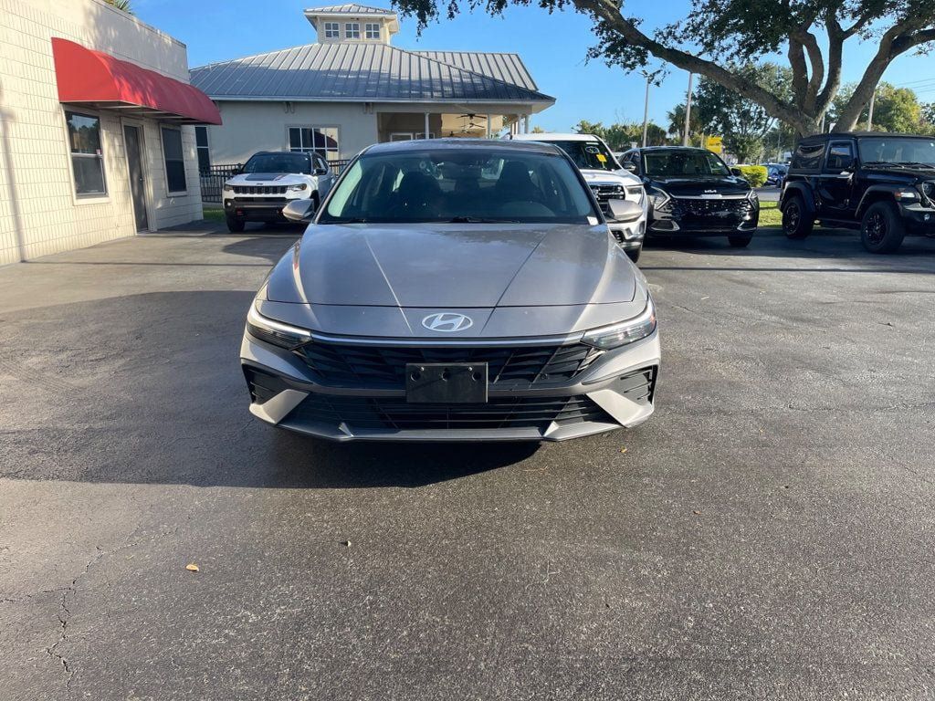 Used 2024 Hyundai Elantra SEL FWD image 8