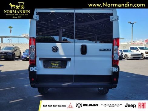 Used 2025 RAM ProMaster 2500 w/ U-Haul Equipment Group FWD image 5