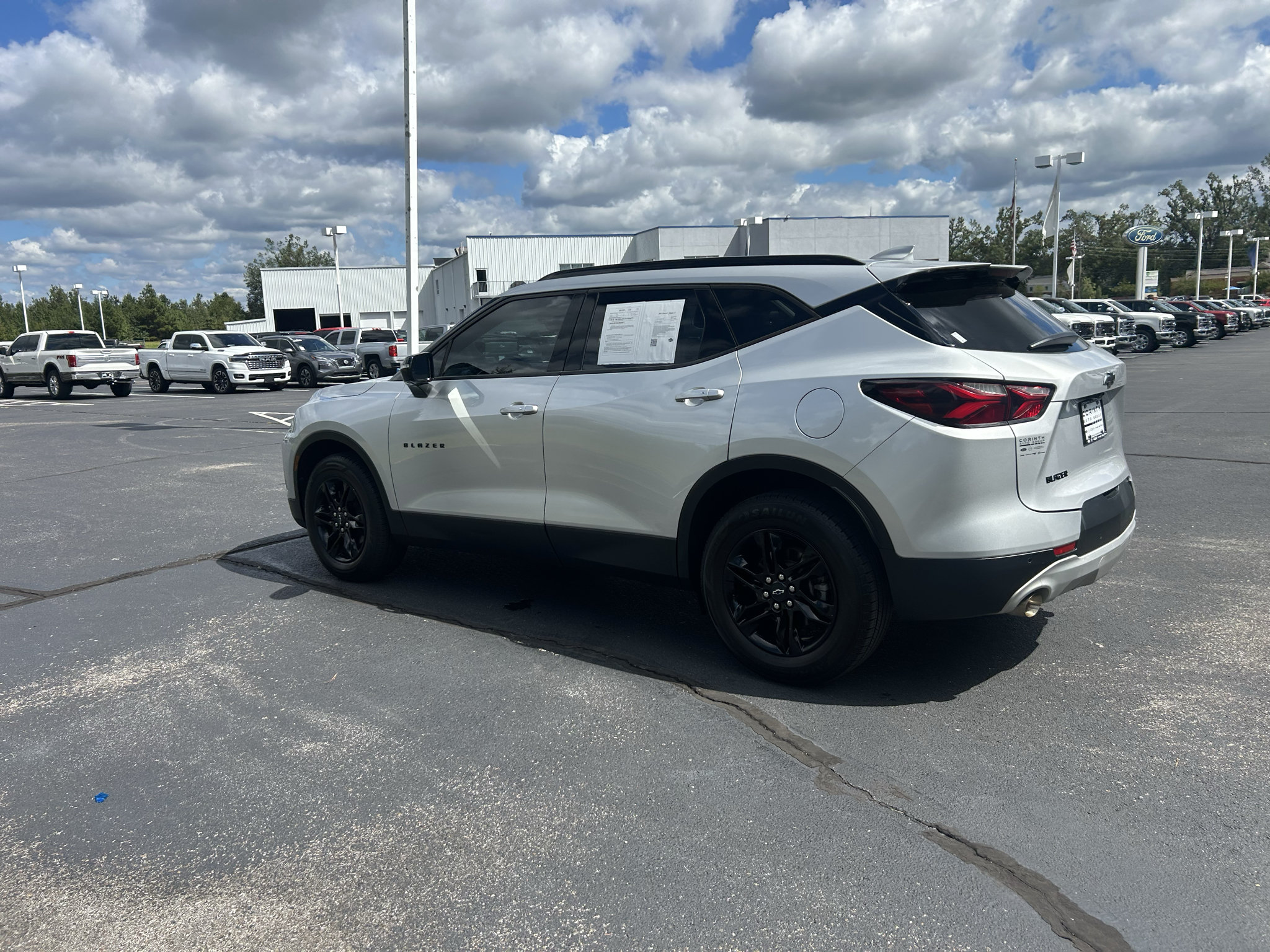 Used 2021 Chevrolet Blazer LT w/ Sound & Technology Package FWD image 5