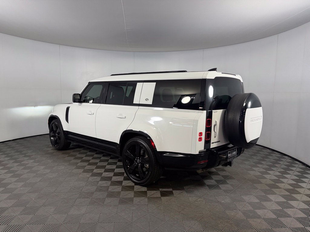 Used 2024 Land Rover Defender 130 X-Dynamic SE AWD/4WD image 8