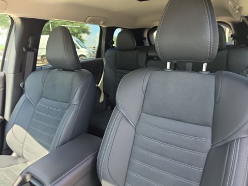 Used 2025 Mitsubishi Outlander SE FWD image 22