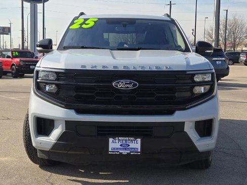 Certified 2025 Ford Expedition Active image 4