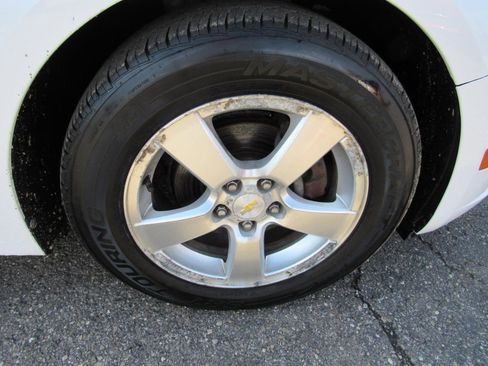 Used 2011 Chevrolet Cruze LT image 9