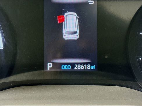 Used 2024 Toyota Sienna XLE image 12