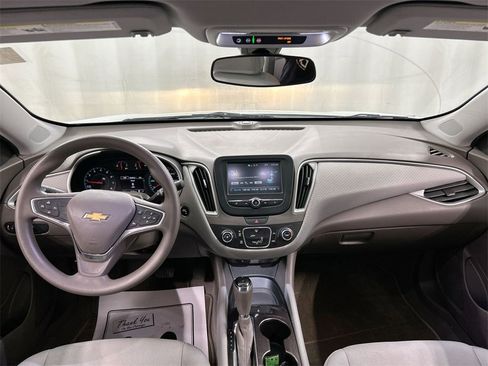 Used 2018 Chevrolet Malibu LS image 18