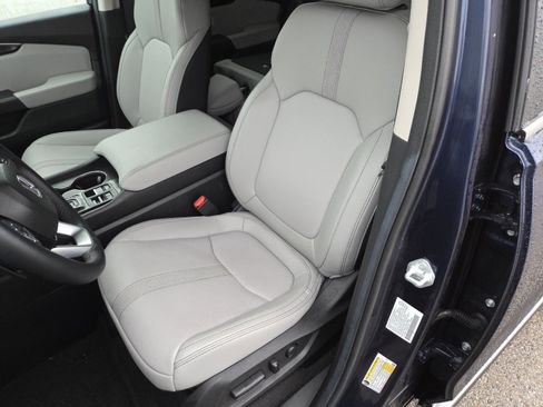 Used 2025 Honda Pilot EX-L image 25