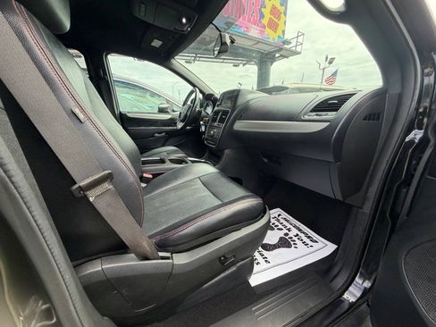 Used 2018 Dodge Grand Caravan GT FWD image 22