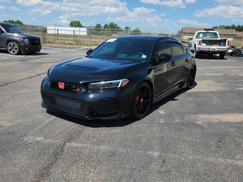 Used 2024 Honda Civic Type R image 2