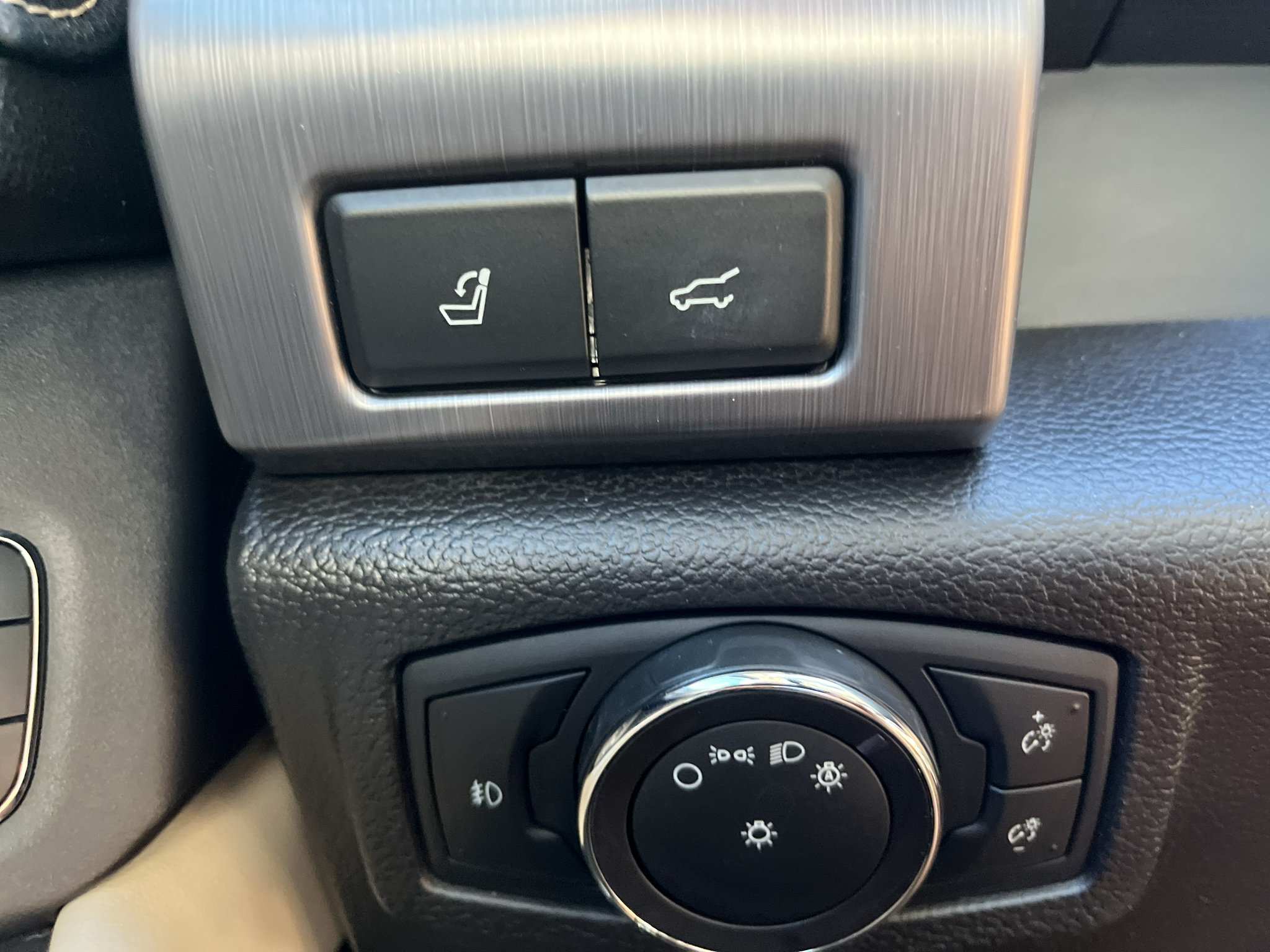 Used 2018 Ford Expedition Max Platinum AWD/4WD image 15