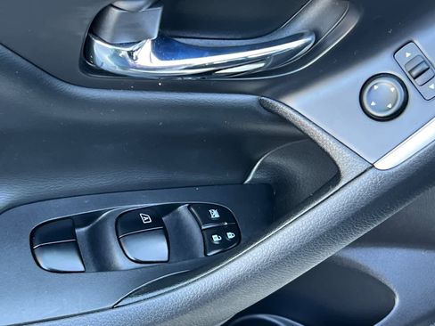 Used 2017 Nissan Altima 2.5 SR w/ Midnight Edition Package image 13