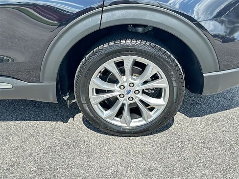 Certified 2022 Ford Explorer Limited w/ Equipment Group 301A image 24