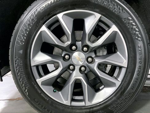 Used 2023 Chevrolet Silverado 1500 LT AWD/4WD image 9