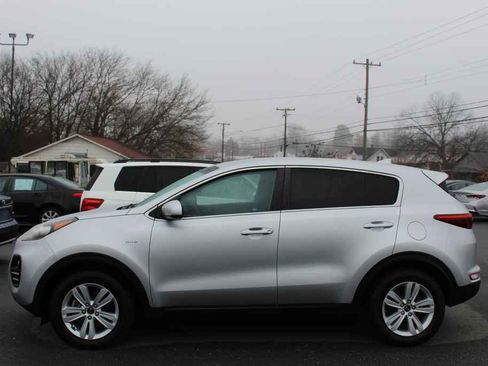 Used 2017 Kia Sportage LX image 9