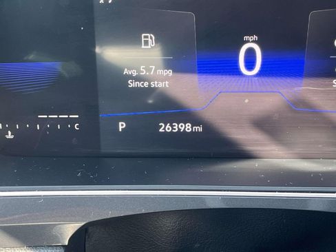 Used 2023 Volkswagen Tiguan SE w/ Panoramic Sunroof Package image 25