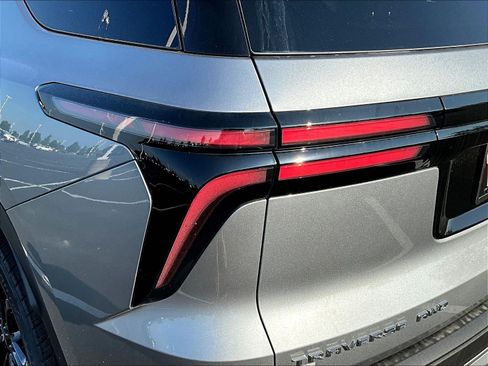 New 2026 Chevrolet Traverse LT w/ Driver Confidence Package AWD/4WD image 15