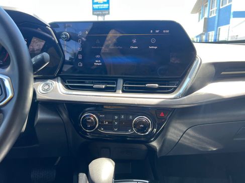 Certified 2024 Chevrolet Trax ACTIV FWD image 25