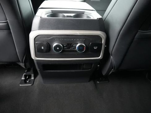 Used 2024 Ford Expedition XLT AWD/4WD image 19
