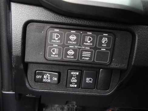 Used 2018 Toyota Tacoma TRD Sport w/ Technology Package image 27